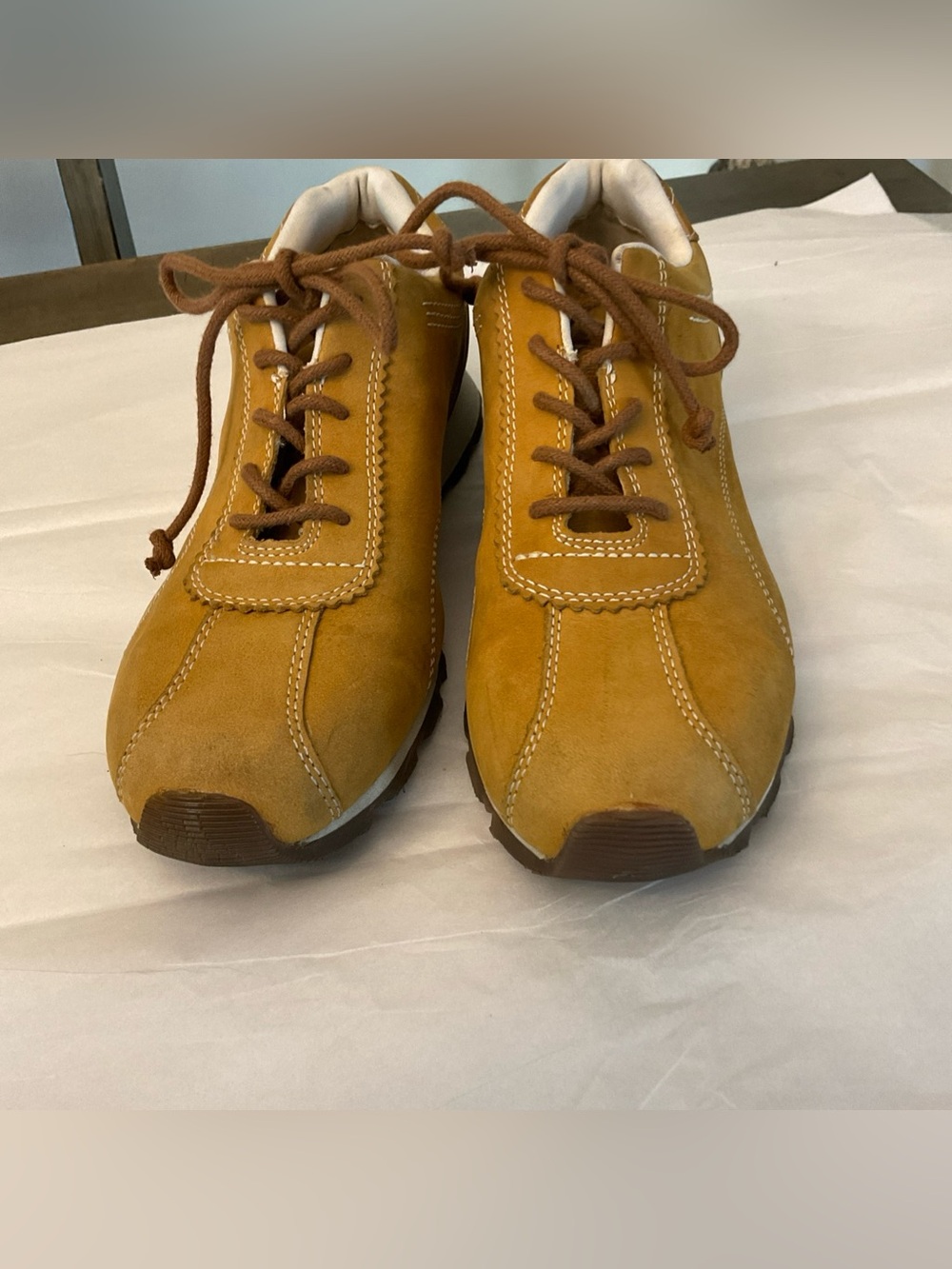 Timberland Tan Suede Walking Hiking Sneaker Shoes women Size 6M